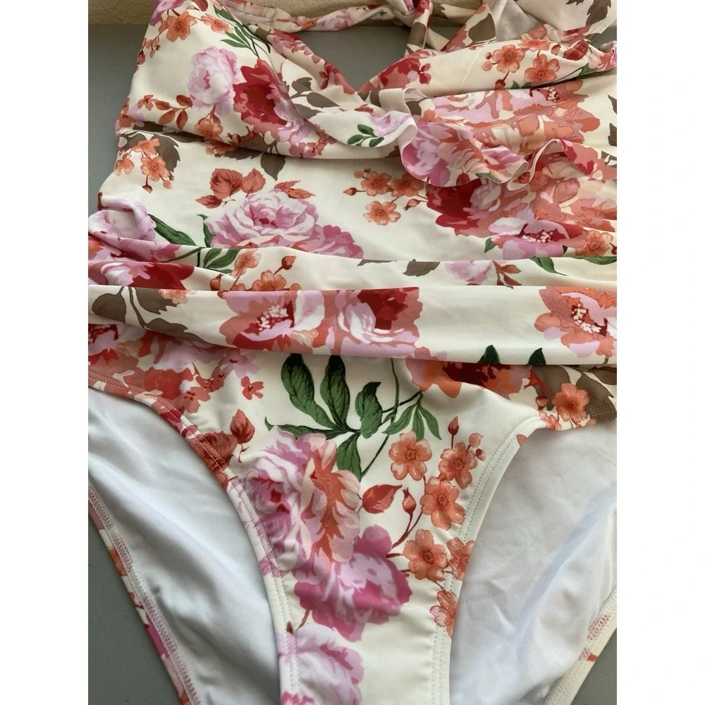 Cupshe Women's OnePiece Swimsuit Soft Bloom Tummy Control Halterneck Size XL NWT
